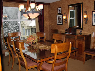 Woodrun Lodge Whistler 601 Dining Room